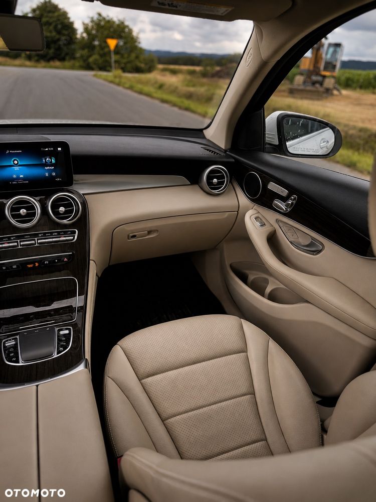 Mercedes-Benz GLC 300 4Matic 9G-TRONIC - 29