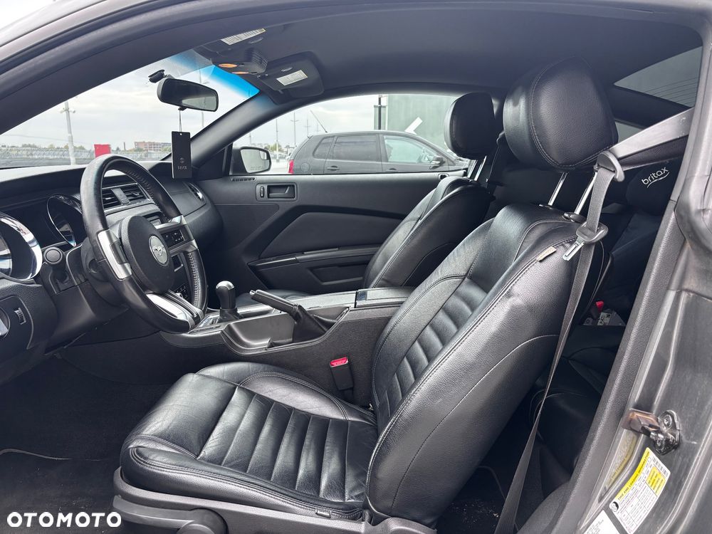 Ford Mustang - 12