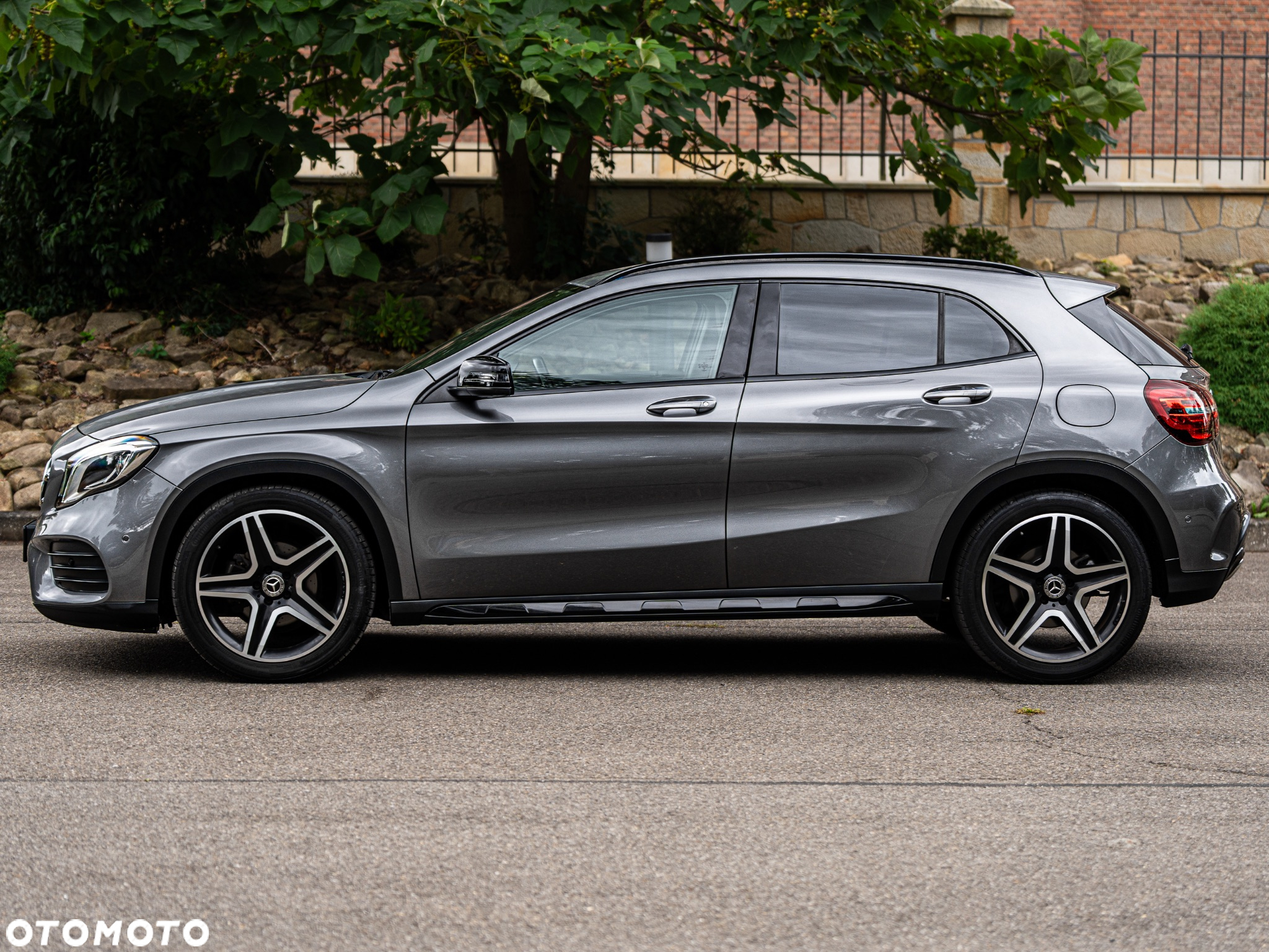Mercedes-Benz GLA 180 7G-DCT AMG Line - 4