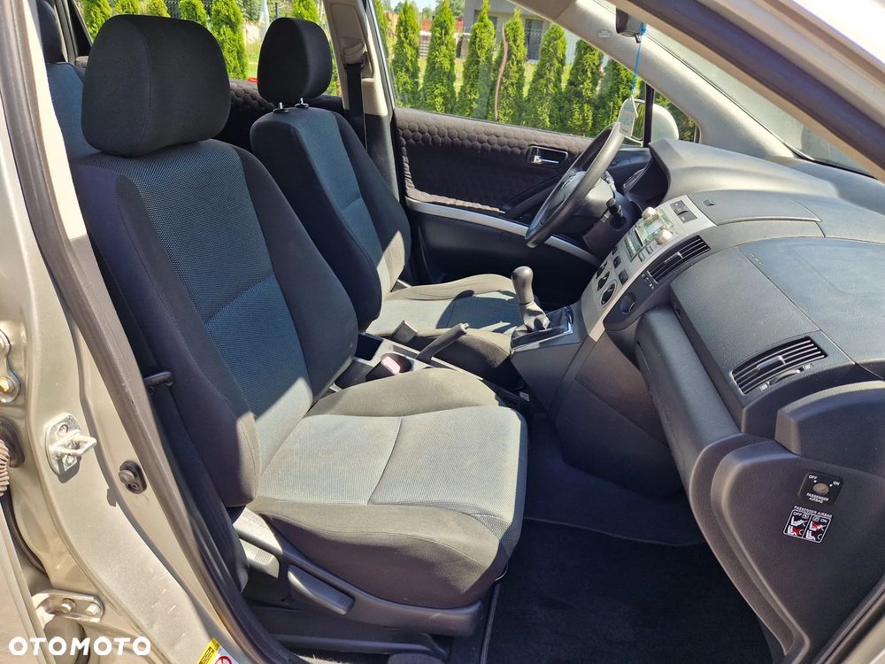 Toyota Corolla Verso - 18