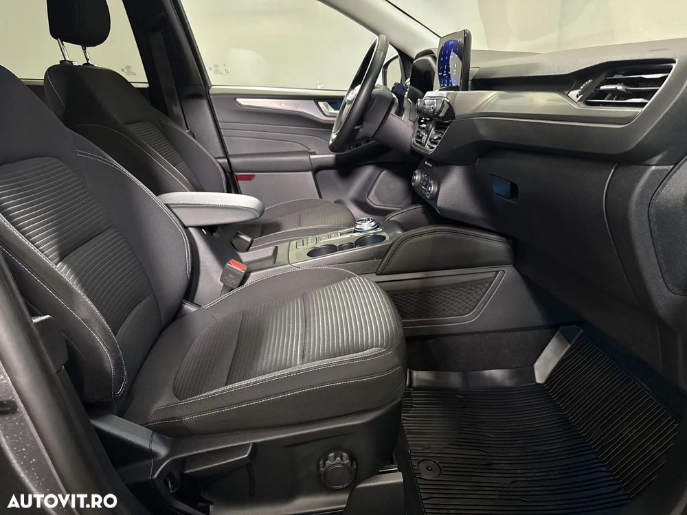 Ford Kuga - 12