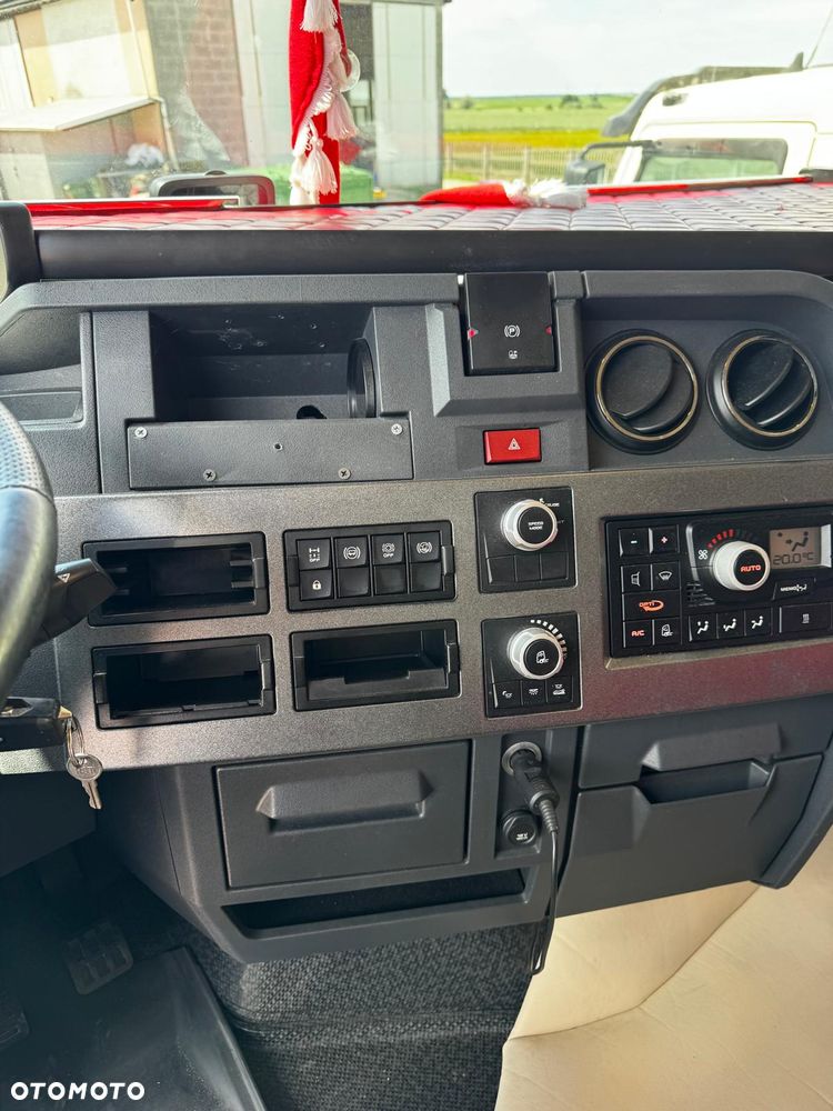 Renault T440 - 19