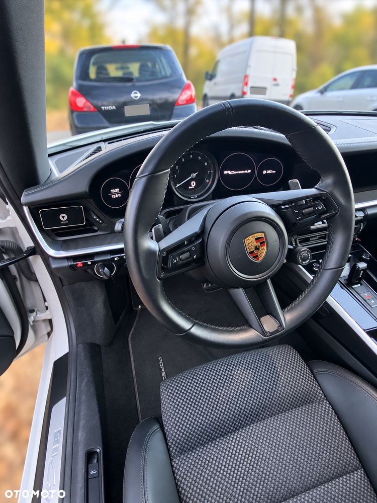 Porsche 911 Carrera 4S - 14