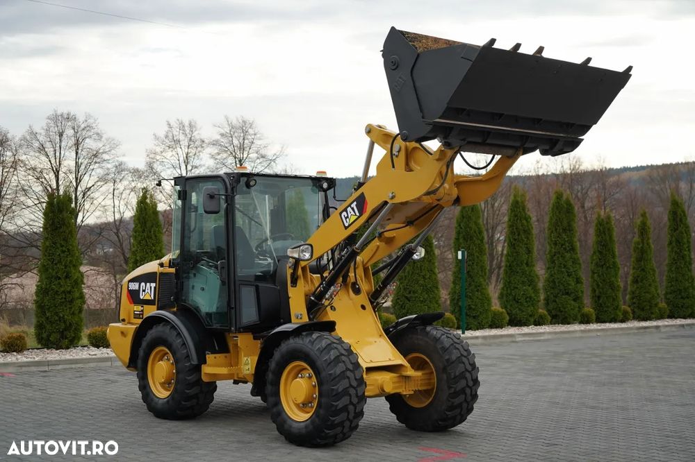 Cat 906M / ÎNCĂRCĂTOR PE ROȚI / 2019 / CUPĂ CU FALCI / - 8