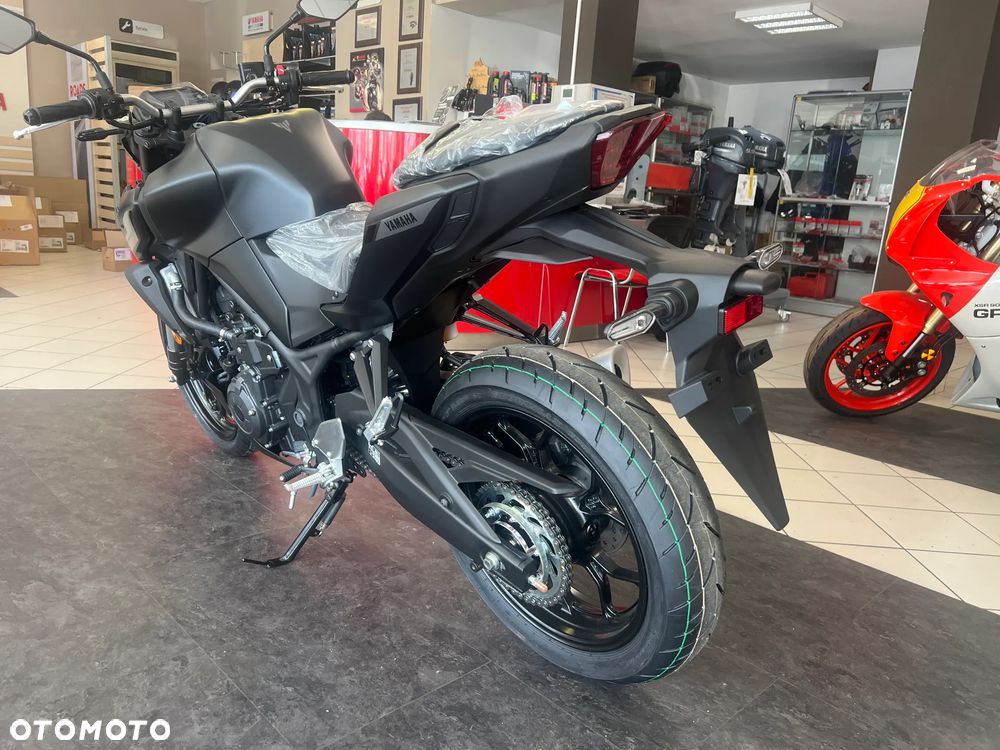 Yamaha MT - 8