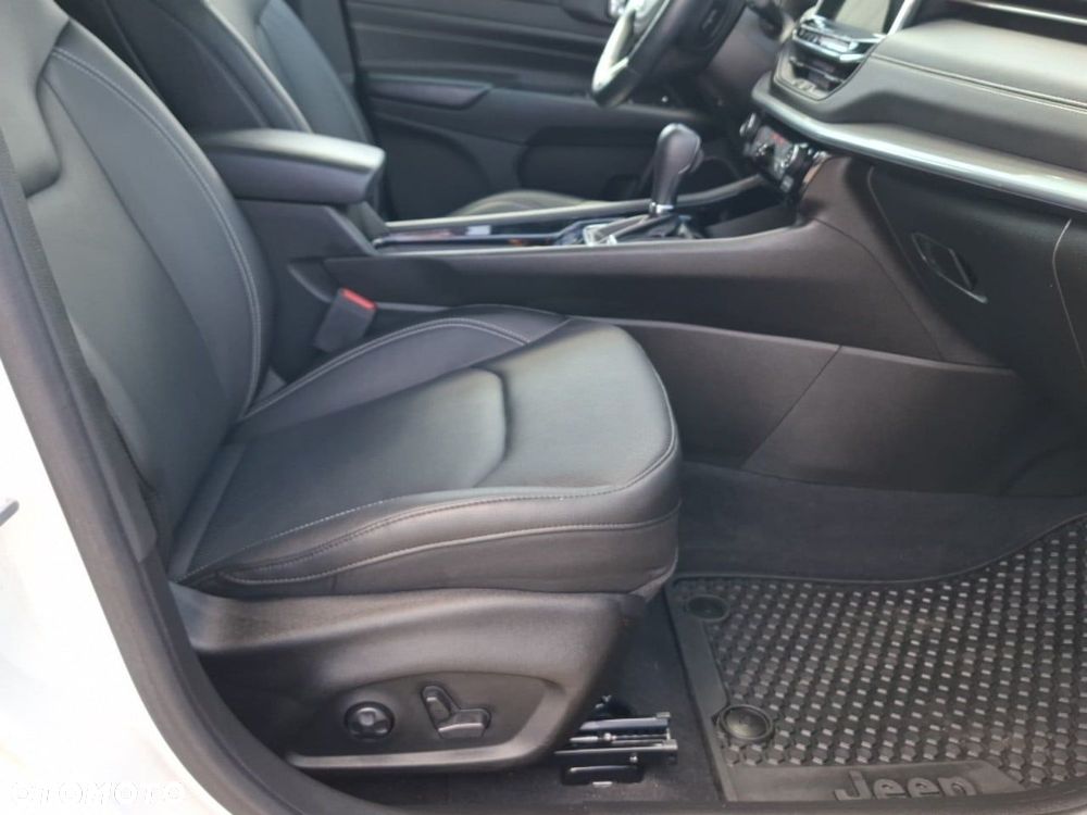Jeep Compass - 26