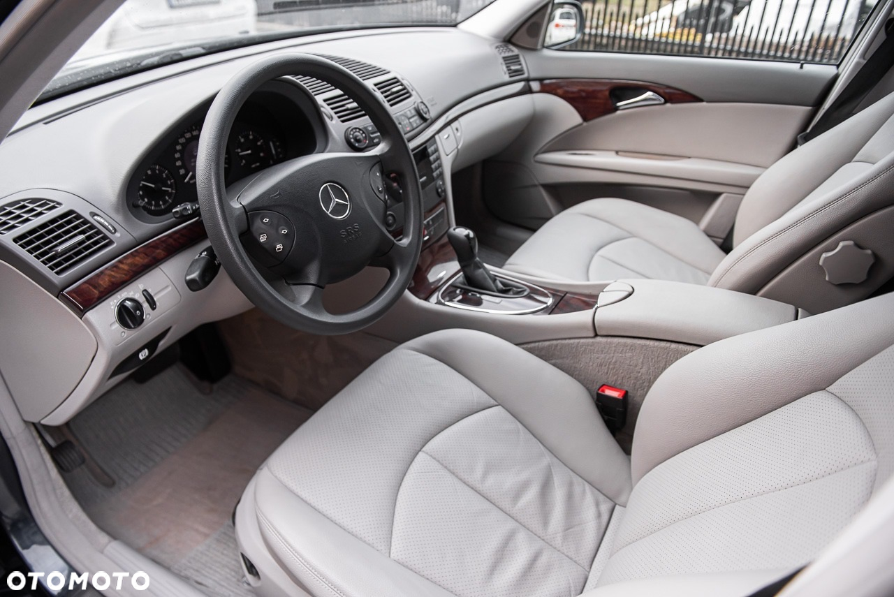 Mercedes-Benz Klasa E - 24