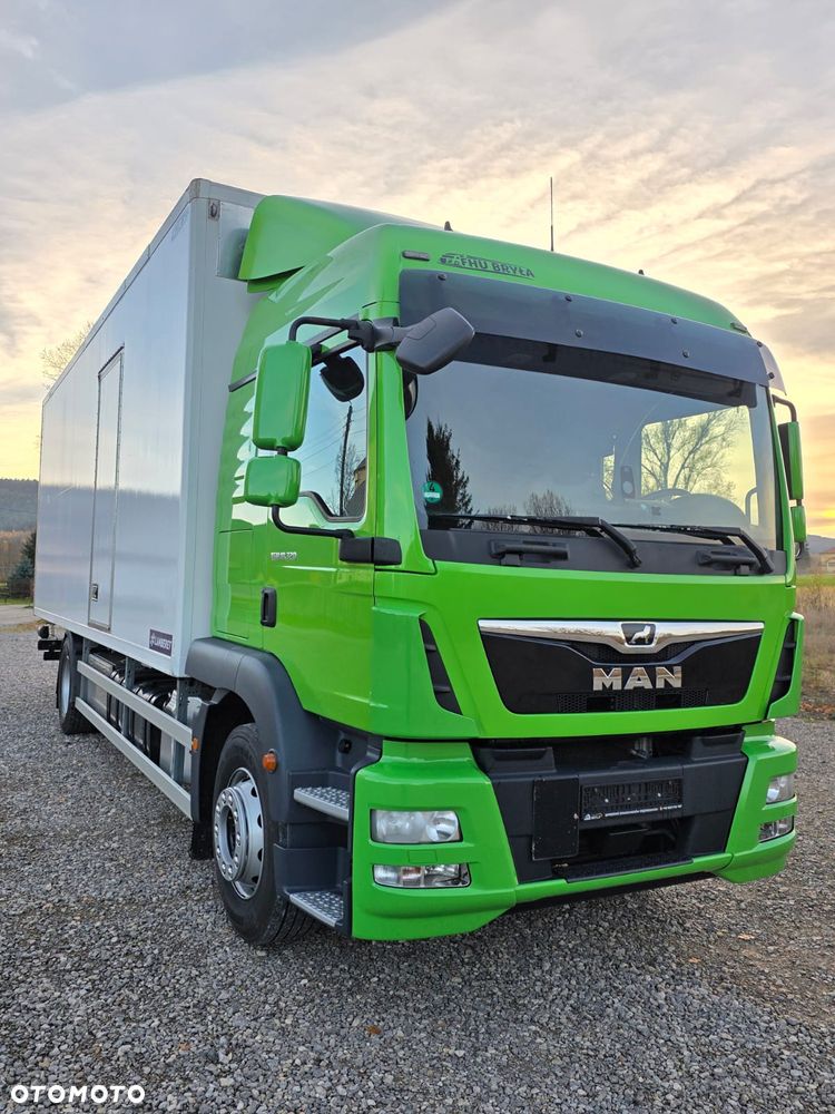 MAN TGM 18.320 / 18.290 / 15.290 / IZOTERMA / WINDA / 19PALET / E6  / 08.2018 / LIFT / SPROWADZONY / AUTOMAT / SYPIALKA / PIERWSZY WŁAŚCICIEL / BOCZNE DRZWI / STAN BARDZO DOBRY - 12