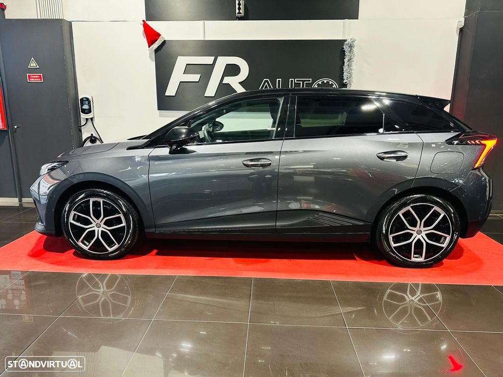 MG MG4 64 kWh Luxury - 10