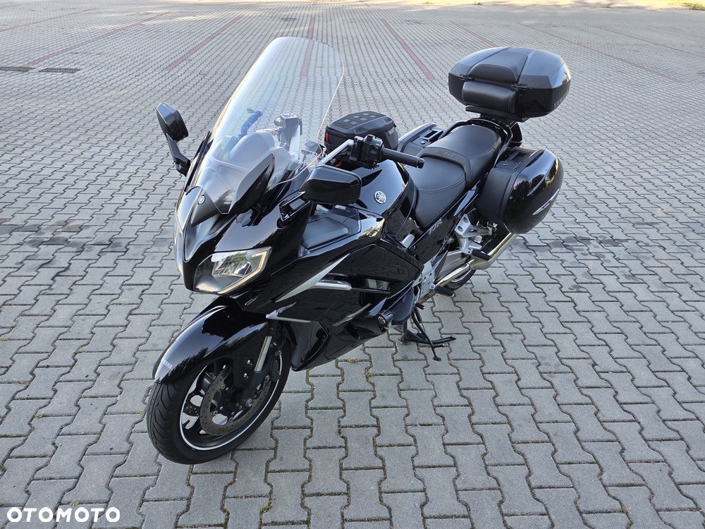 Yamaha FJR - 32