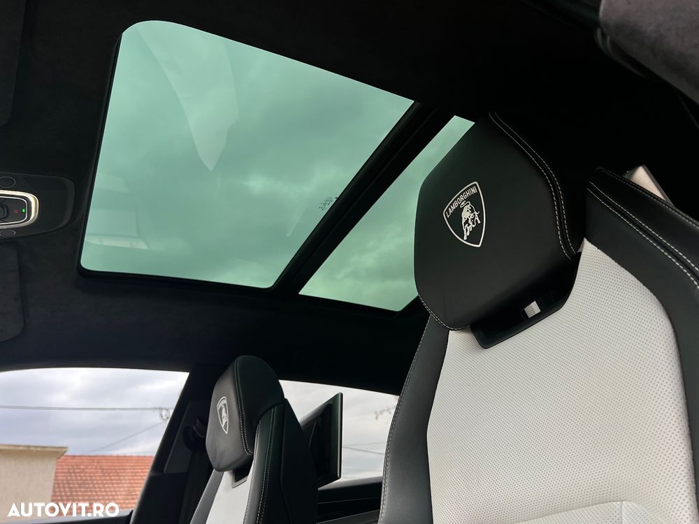 Lamborghini URUS Standard - 32