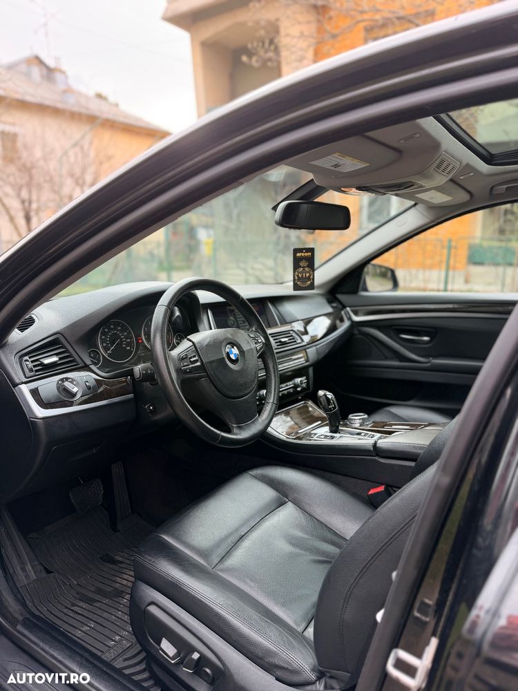 BMW Seria 5 528i Aut. Luxury Line - 6
