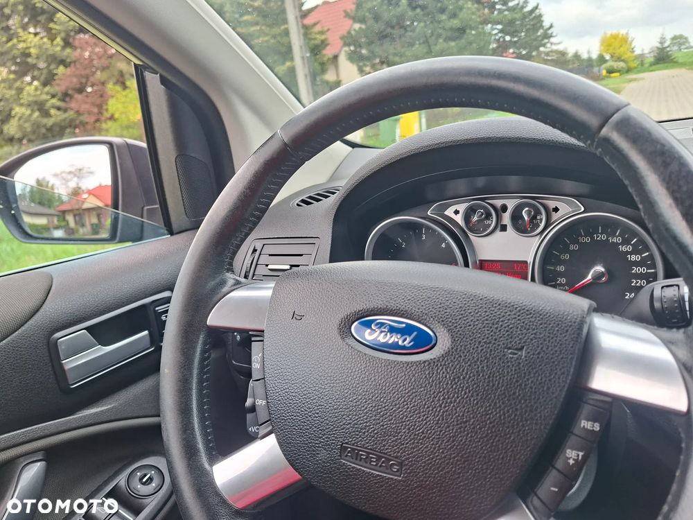 Ford Kuga 2.0 TDCi Titanium - 16