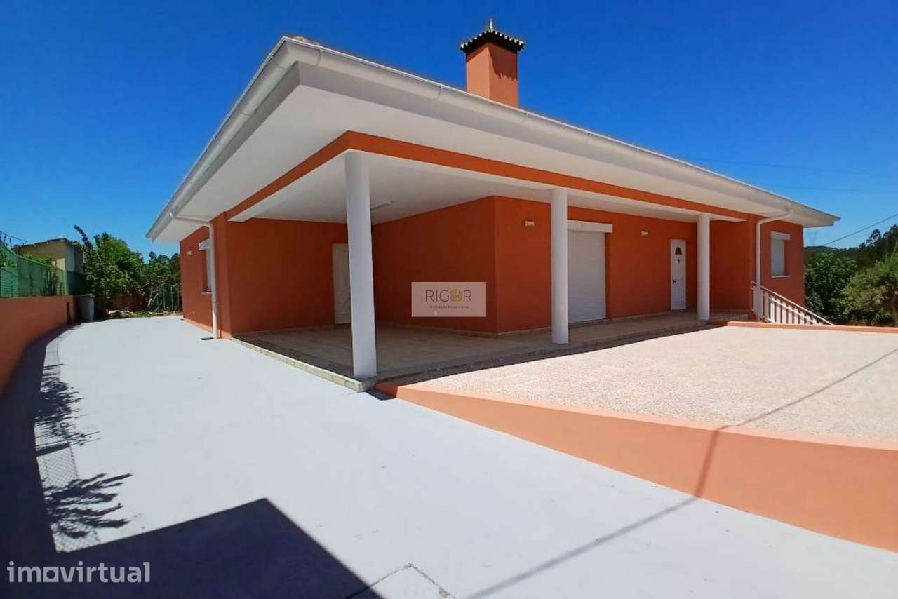 Moradia térrea de 4 frentes inserida em terreno de 1020m2 - Grande imagem: 5/30