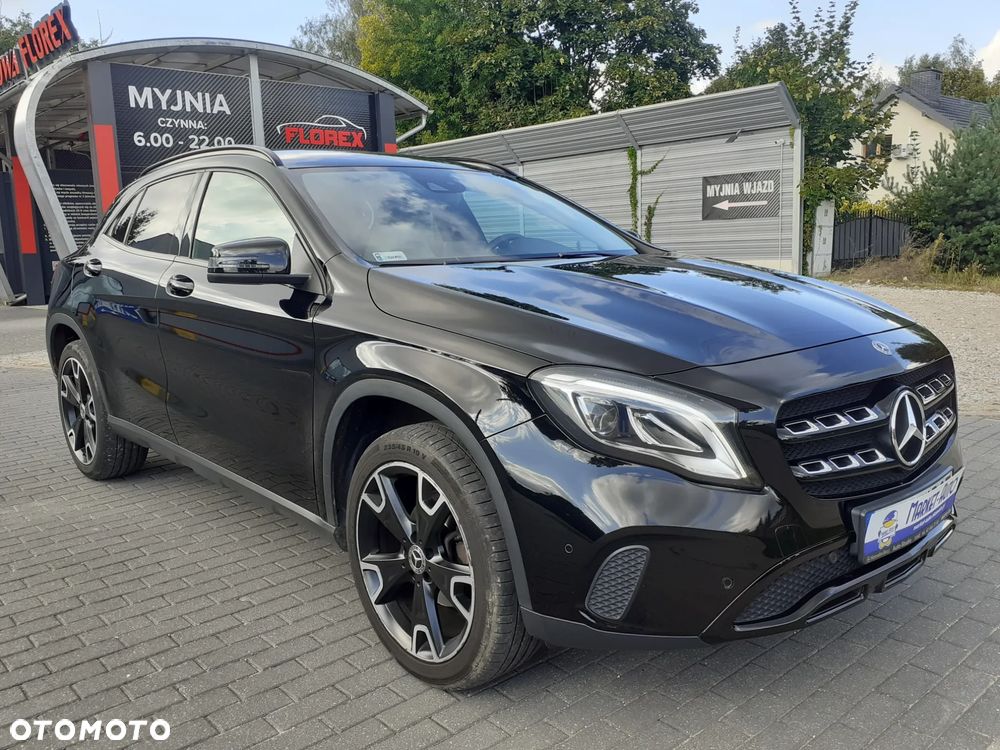 Mercedes-Benz GLA - 9