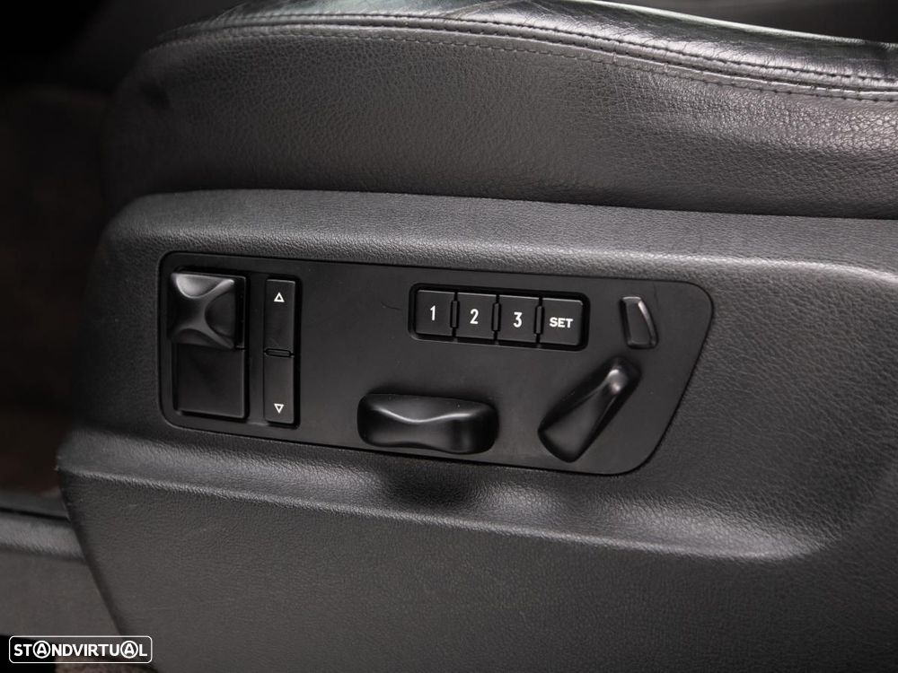 Porsche Cayenne Turbo - 17