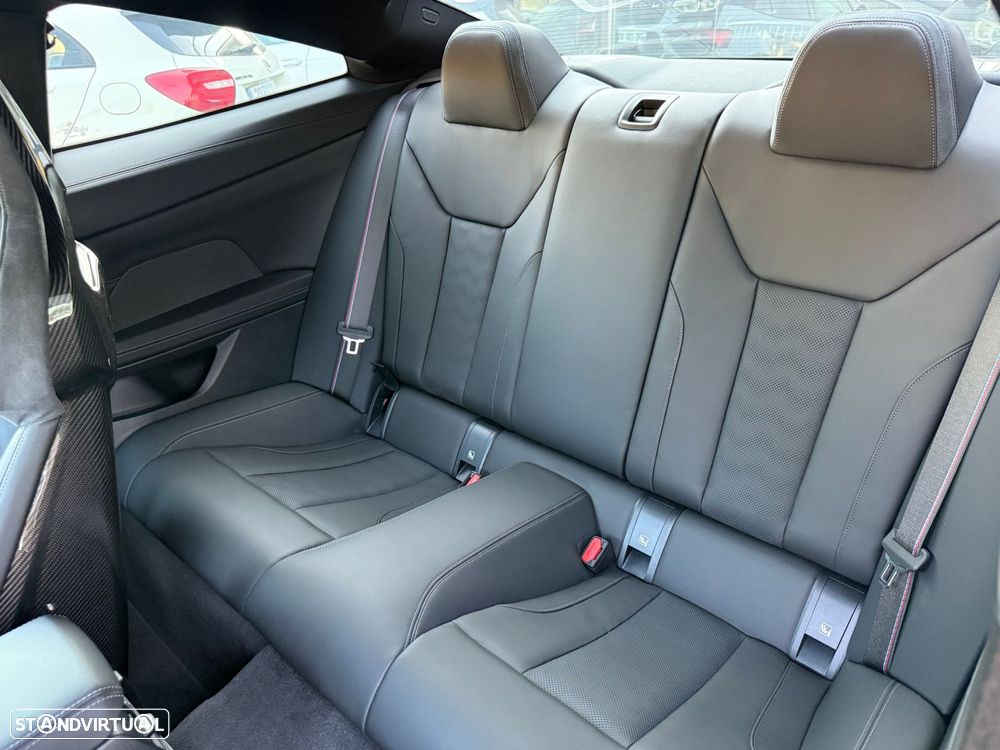 BMW M4 Competition M xDrive - 38