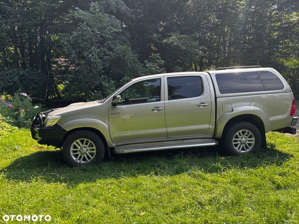 Toyota Hilux 3.0 D-4D SR5 - 2