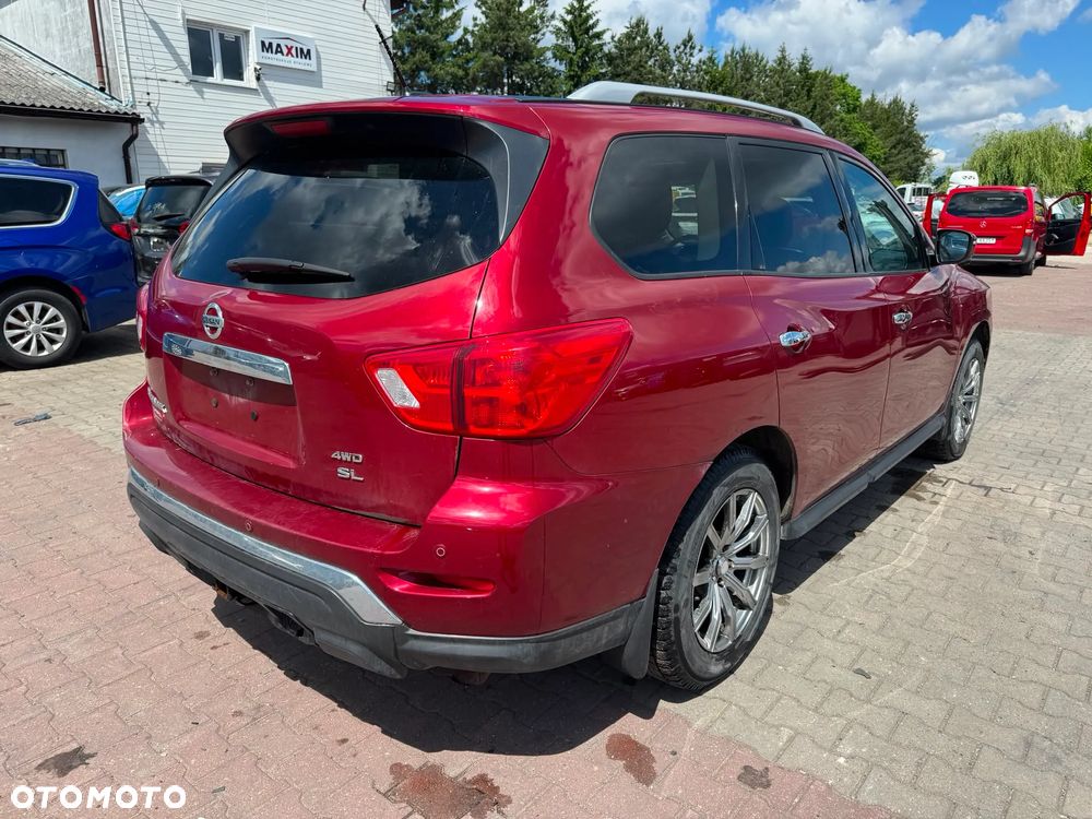 Nissan Pathfinder - 5