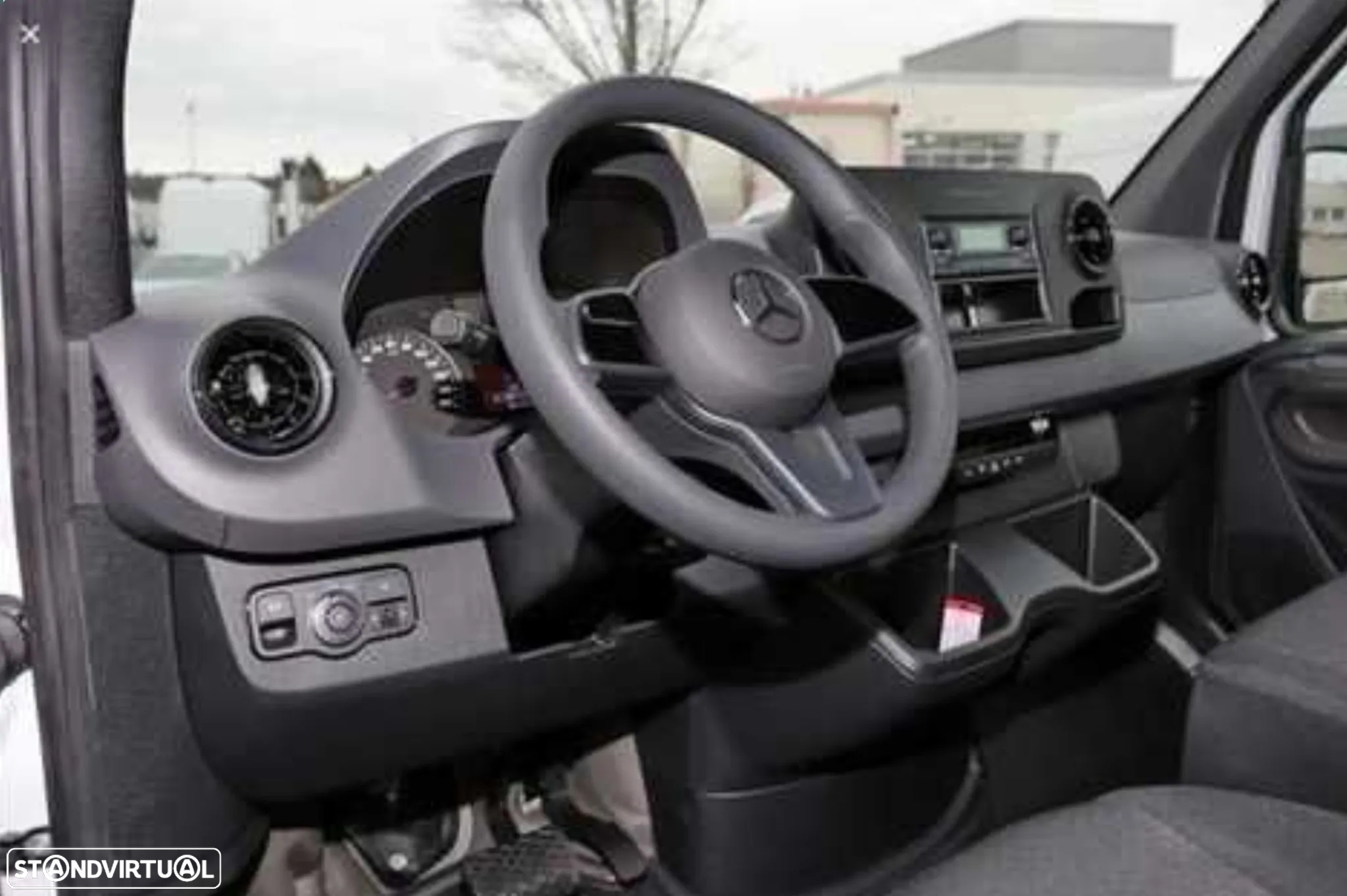 Mercedes-Benz eSprinter - 12