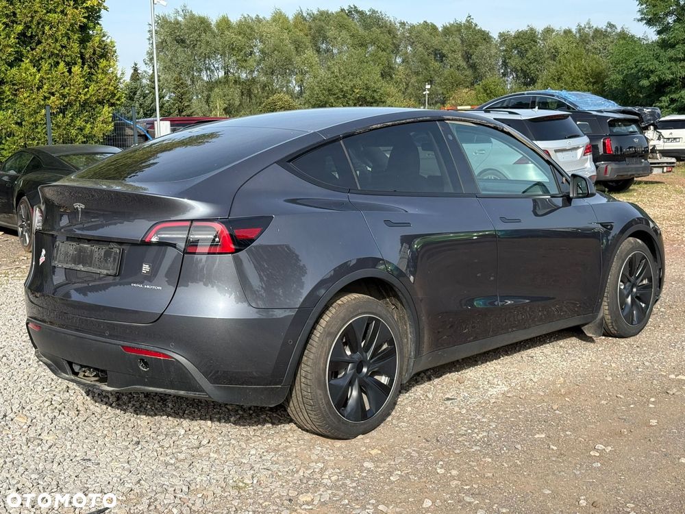 Tesla Model Y Long Range Dual Motor AWD - 14