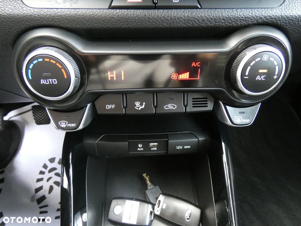 Kia Stonic - 23