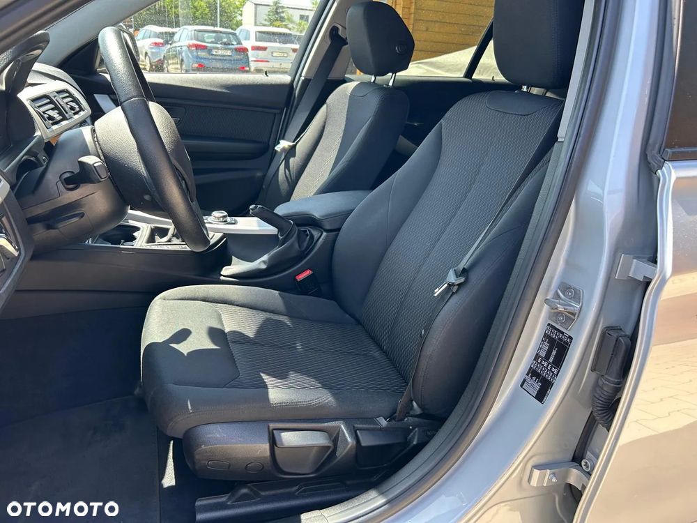 BMW Seria 3 318d Touring Sport Line - 14