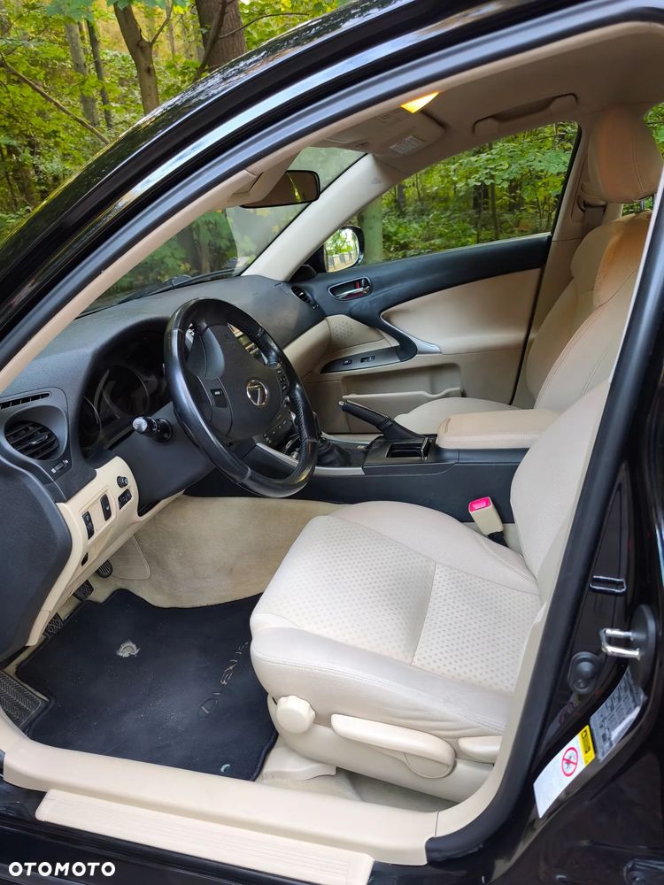 Lexus IS 220 D Prestige - 4