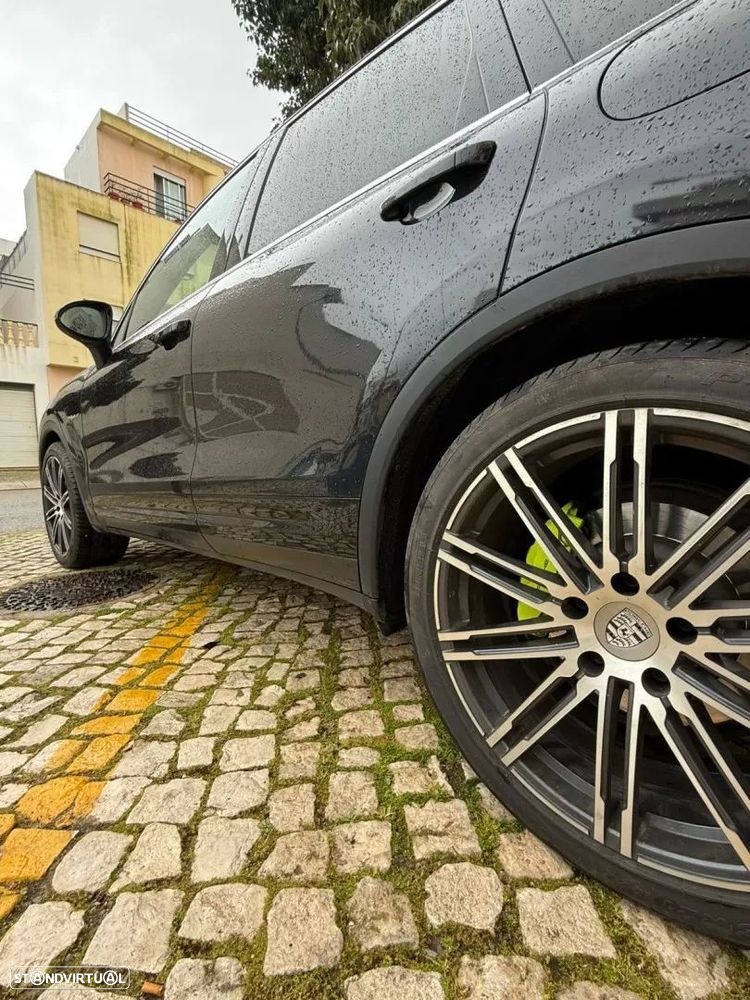 Porsche Cayenne S E-Hybrid — fotografia 11
