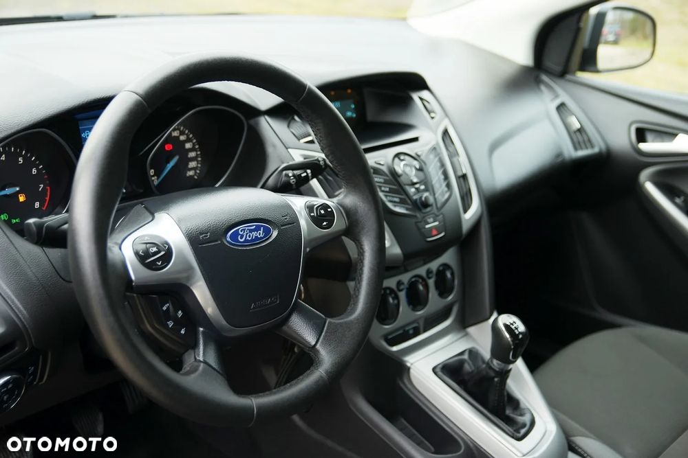 Ford Focus 1.6 Ti-VCT Titanium - 25