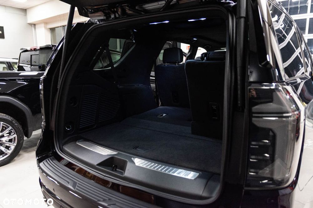 Chevrolet Tahoe - 12