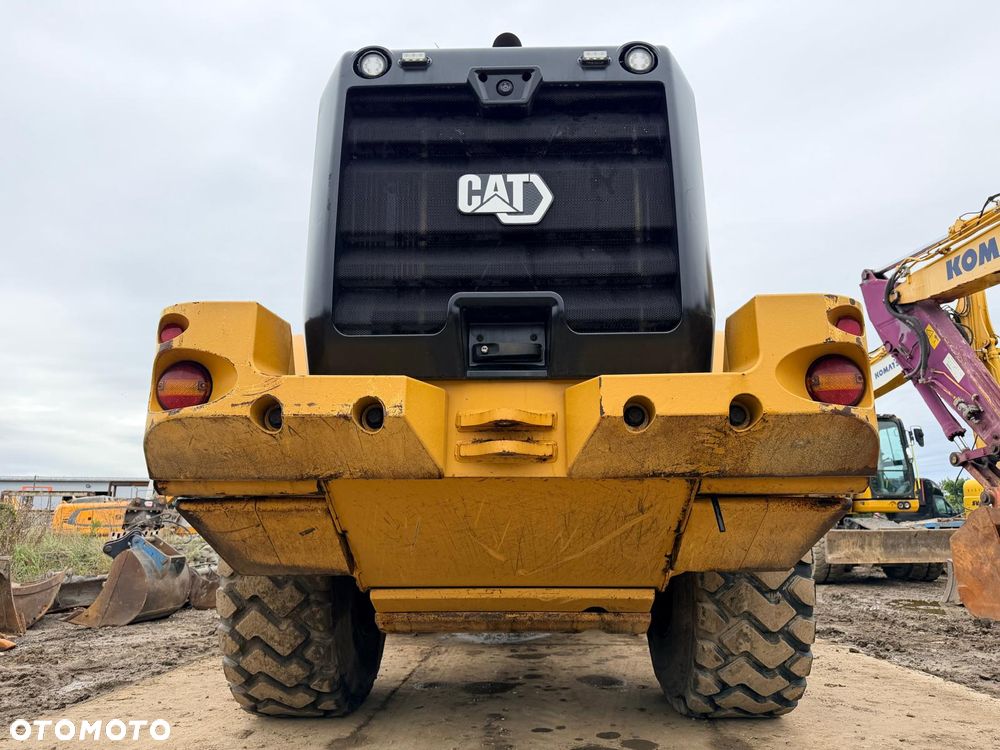 Caterpillar 930m - 2