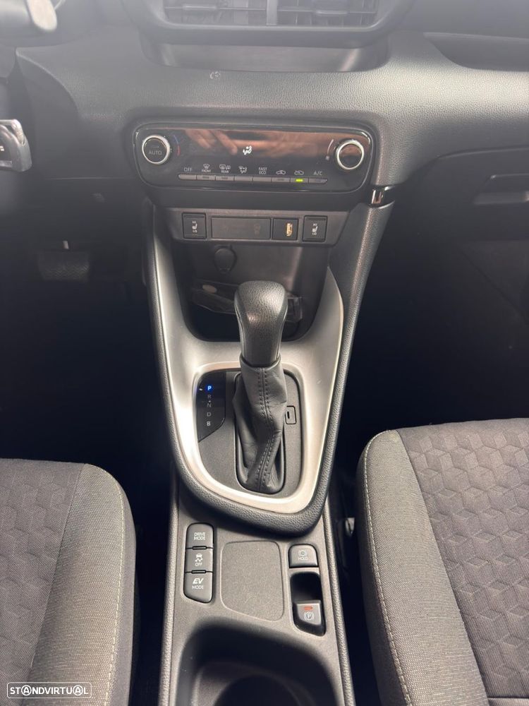 Toyota Yaris 1.5 HDF Comfort Plus - 12