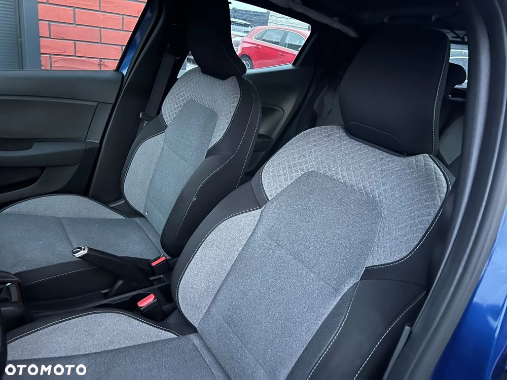 Renault Clio TCe 90 EVOLUTION - 9