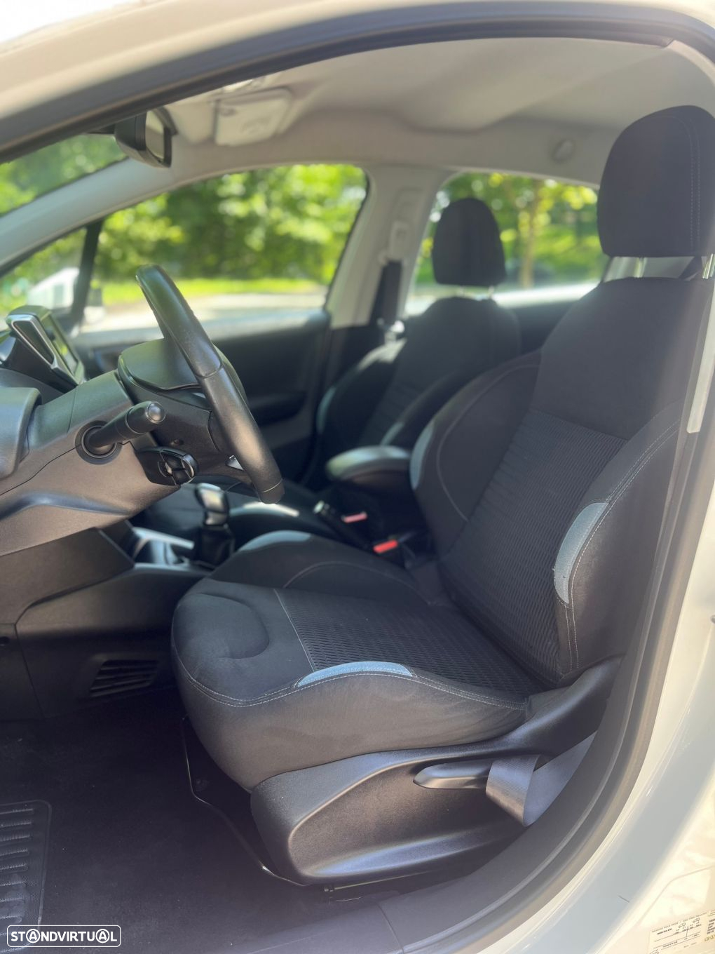 Peugeot 208 1.2 PureTech Allure - 12