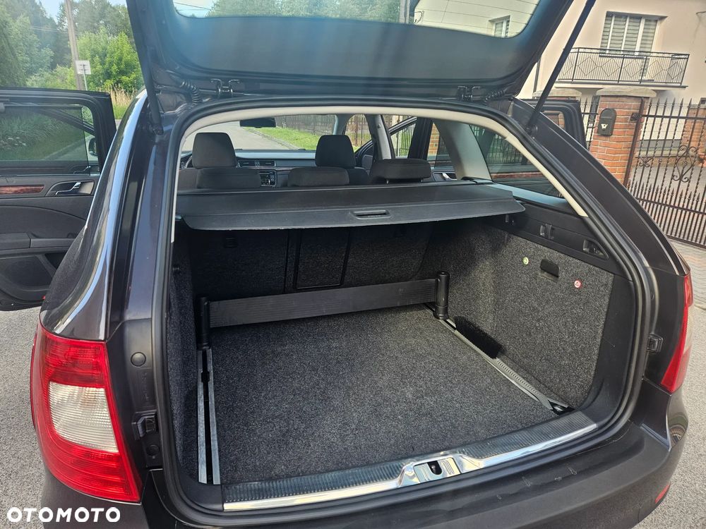 Skoda Superb 2.0 TDI DSG Elegance - 19