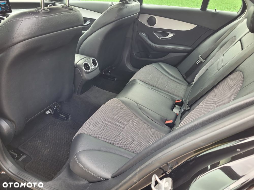 Mercedes-Benz Klasa C 220 d 9G-TRONIC - 8