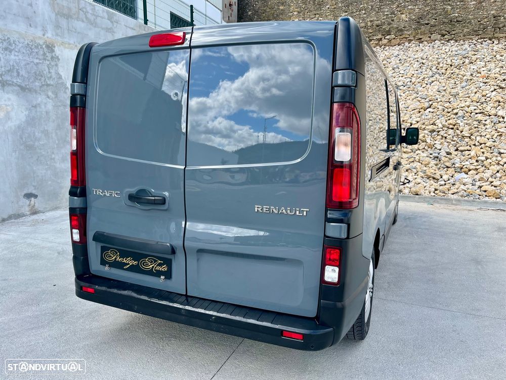 Renault Trafic 1.6 DCI Cabine dupla 6 lugares versão longa - 14