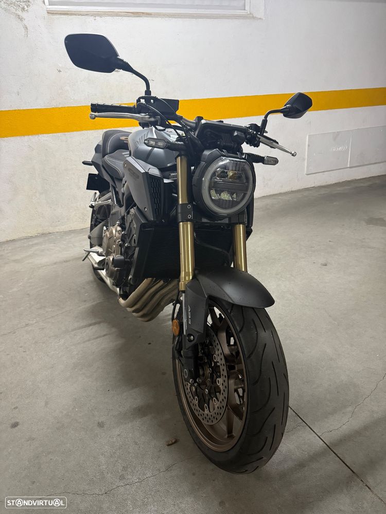Honda CB 650 r - 3