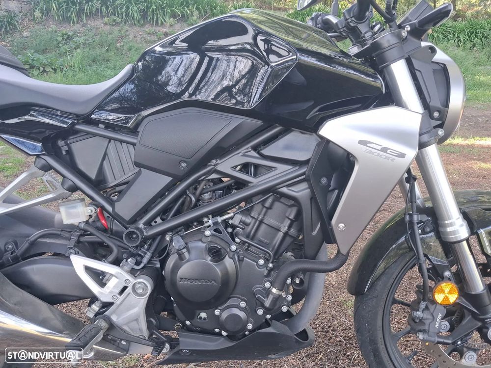 Honda CB 300 - 8