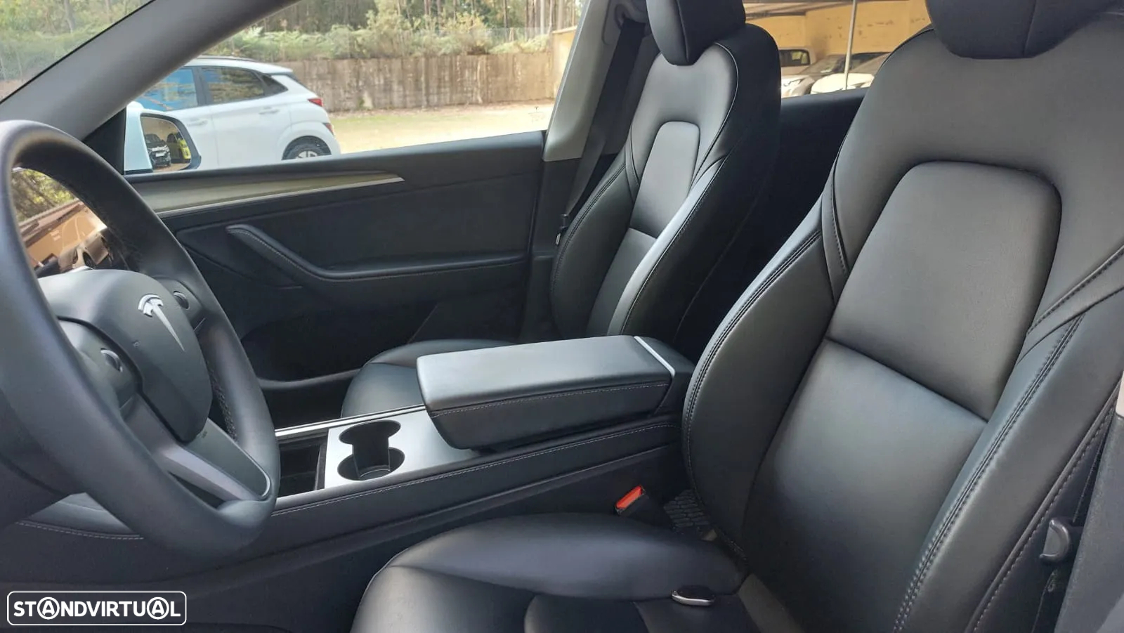 Tesla Model Y - 6