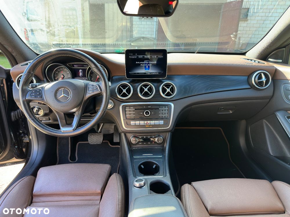 Mercedes-Benz CLA 250 4Matic 7G-DCT AMG Line - 12