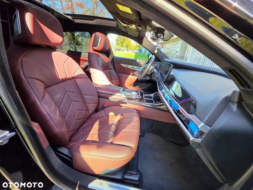 BMW Seria 7 730d xDrive mHEV sport - 26
