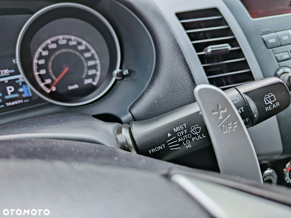 Mitsubishi Outlander 2.2 DI-D 4WD TC-SST Intense - 19