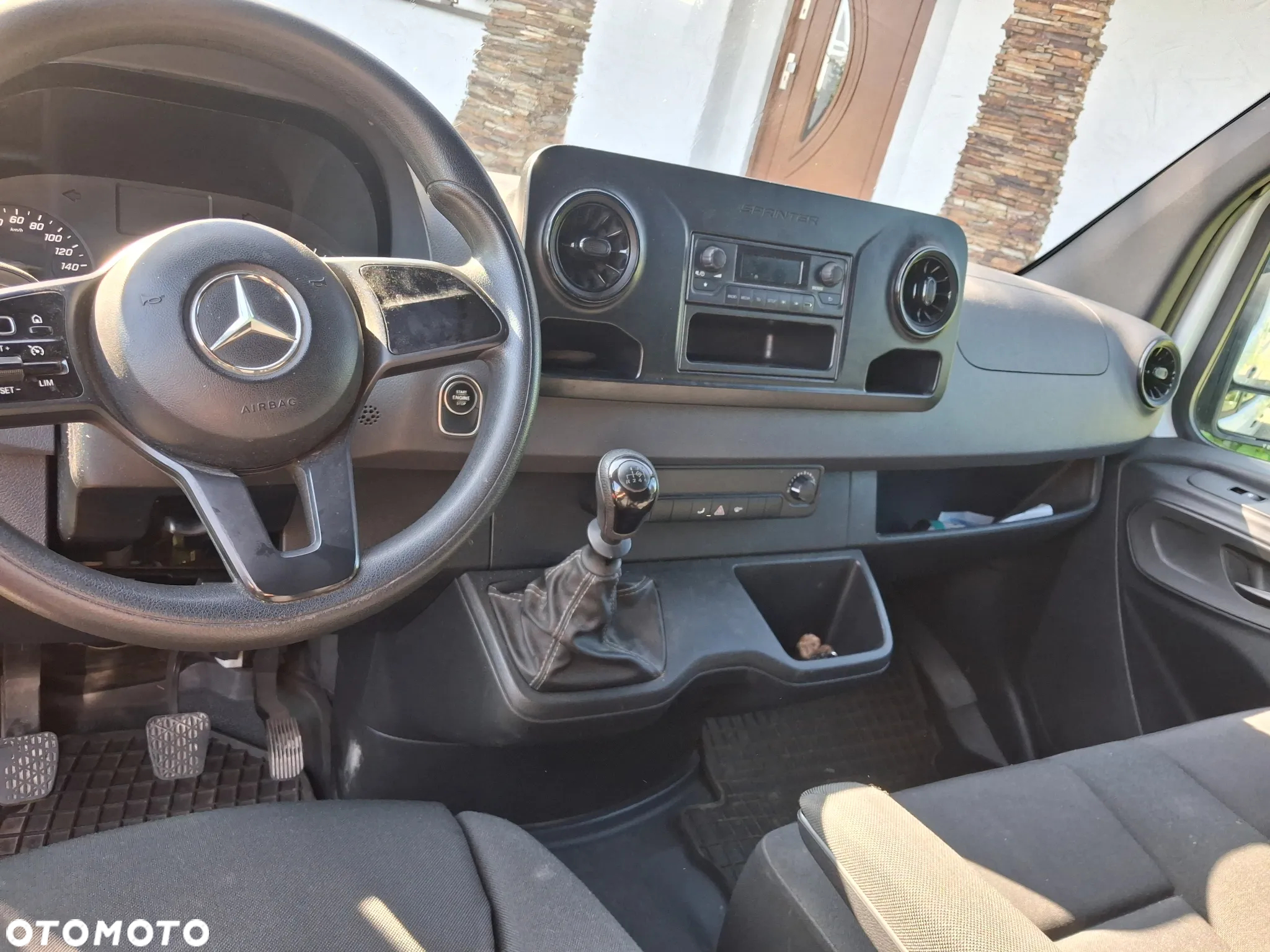 Mercedes-Benz Sprinter - 2