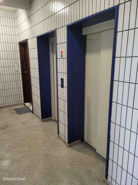 Escritório com 70 m2,  Guardeiras, Maia - Grande imagem: 4/12