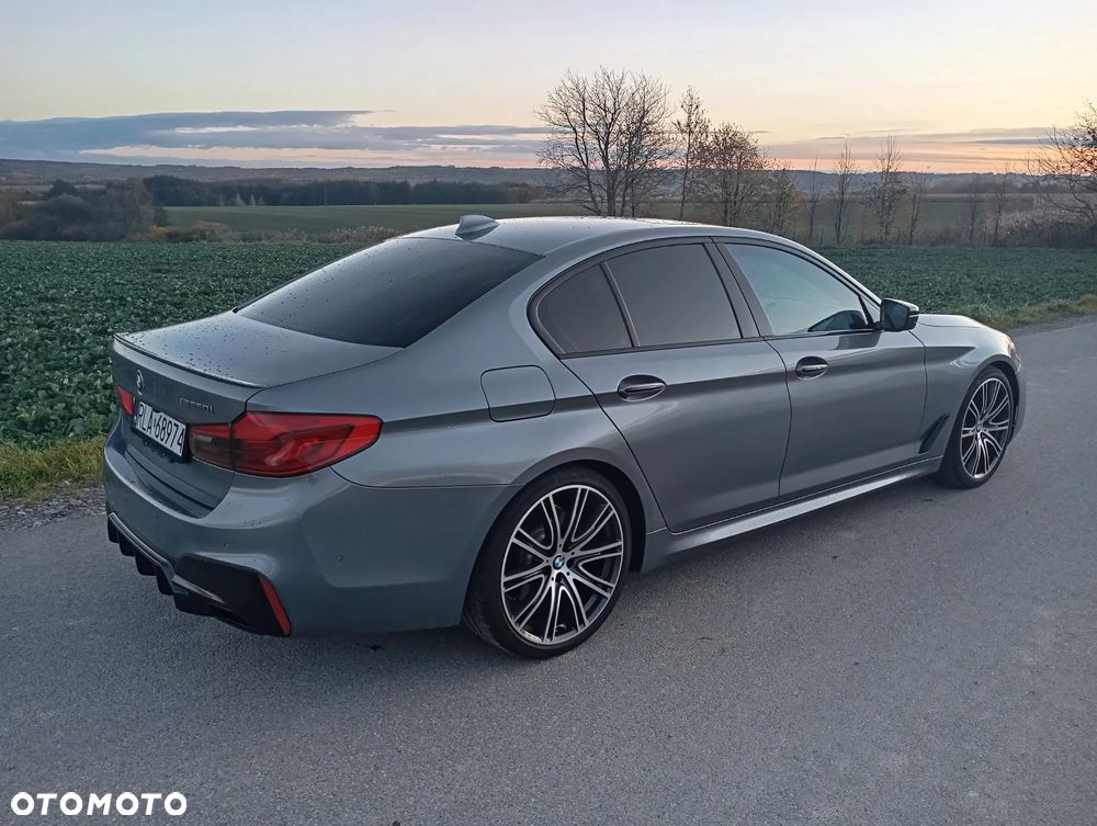 BMW Seria 5 M550i xDrive - 8