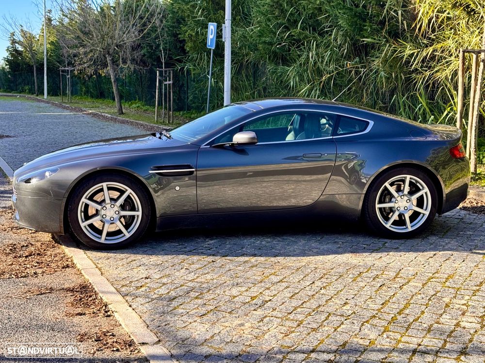 Aston Martin Vantage Coupe - 3