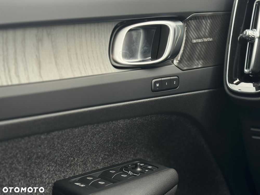 Volvo XC 40 B3 Plus Dark - 15