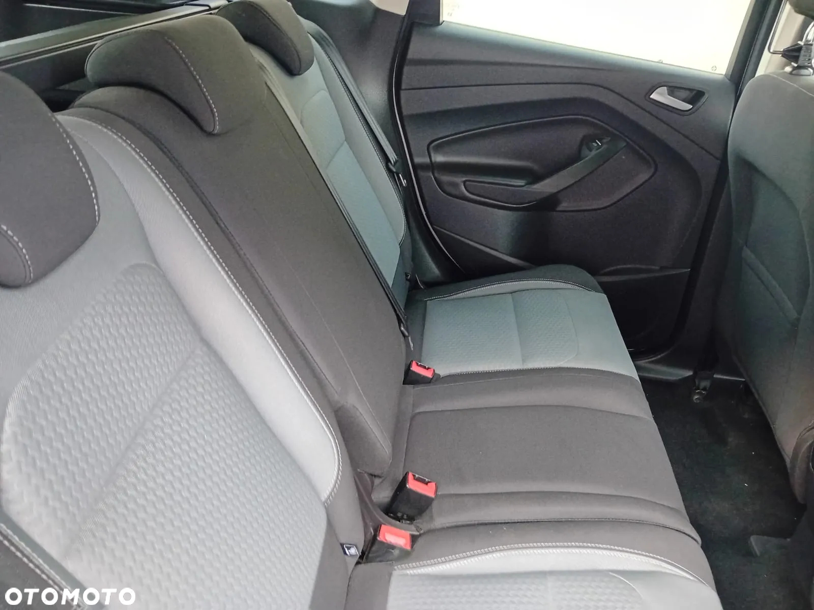 Ford Kuga 2.0 TDCi FWD Titanium - 33